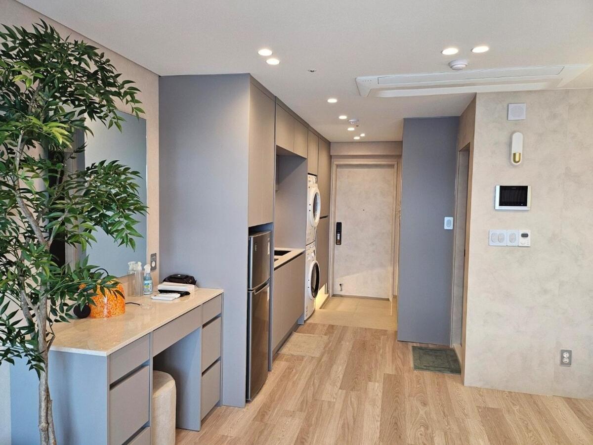 Hongdae Cozy Space09,1 Minute From Hongik Station,great View, View * Seoul