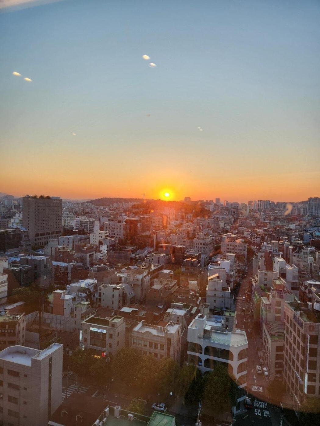 Apartment Hongdae Cozy Space09,1 Minute From Hongik Station,great View, View