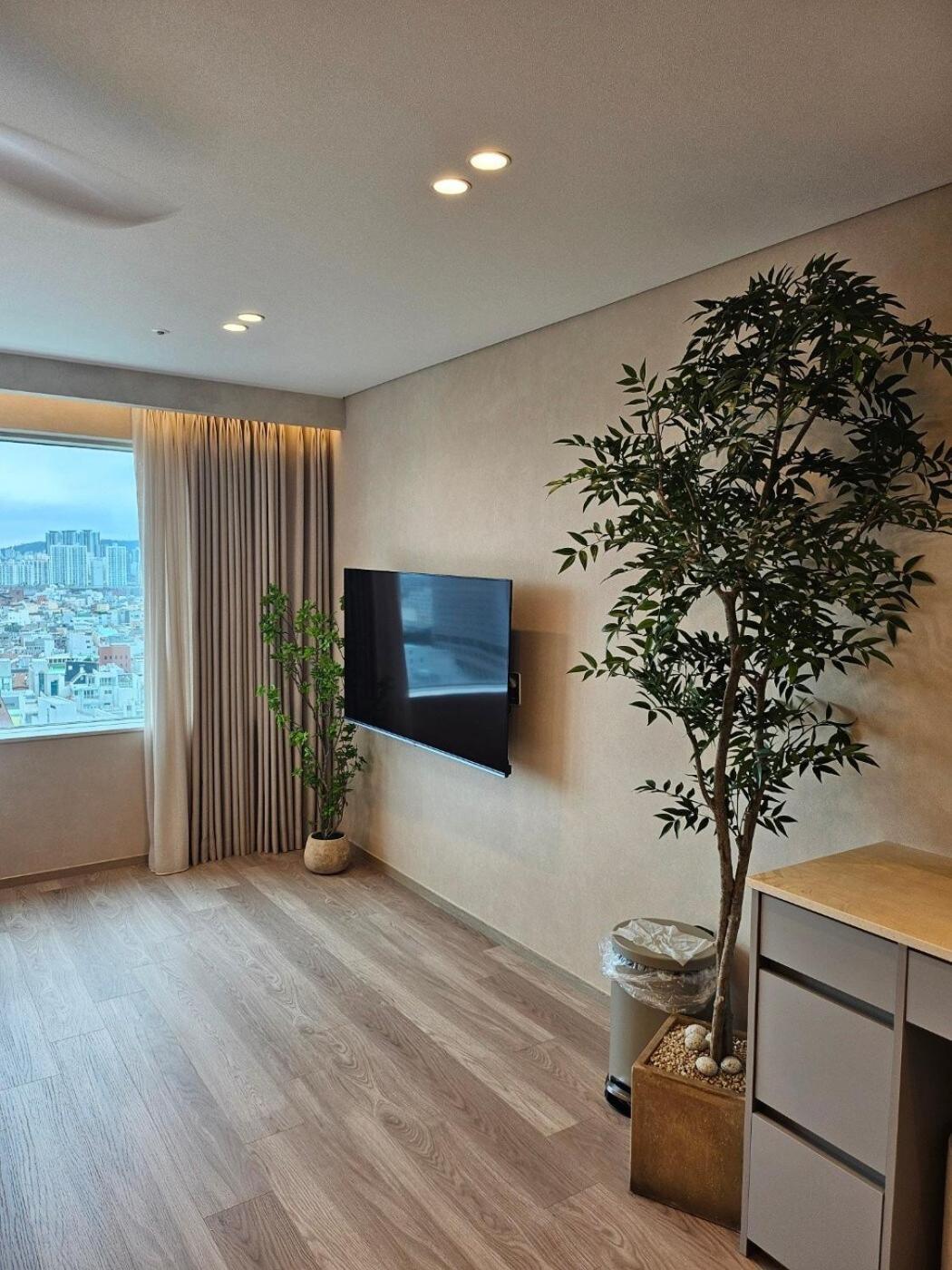 Apartment Hongdae Cozy Space09,1 Minute From Hongik Station,great View, View Seoul